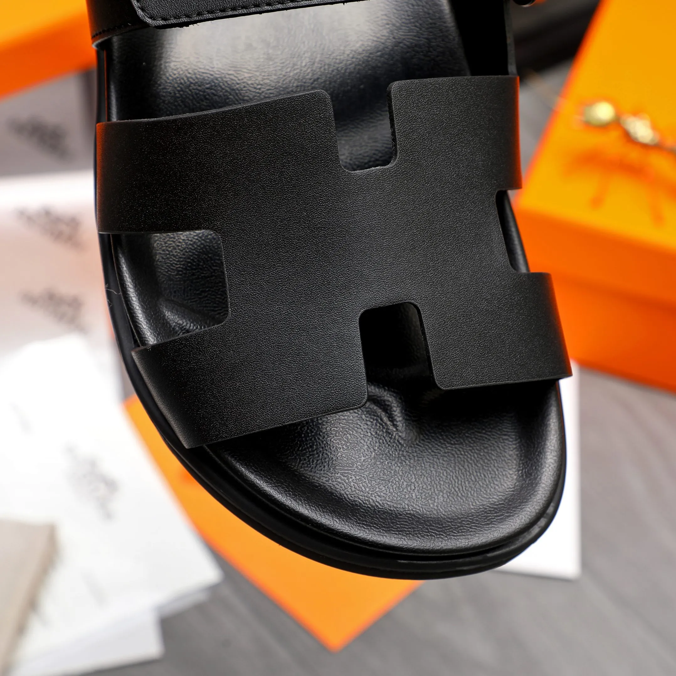 Men's shoes 💰340 Product trademark: Hermes "Hermes" Couple's slippers Regular size: 36-46 Product materials: Selected high-quality cowhide upper, microfiber lining, original outsole